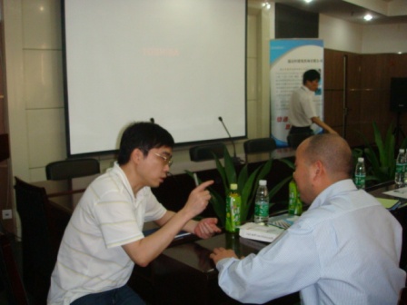 会后厂商与设计师交流2