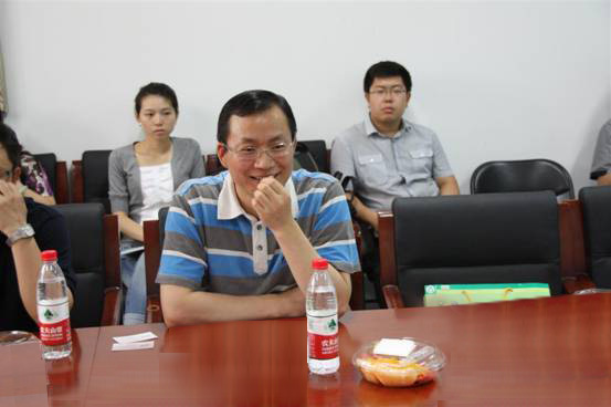山东金晶公司领导