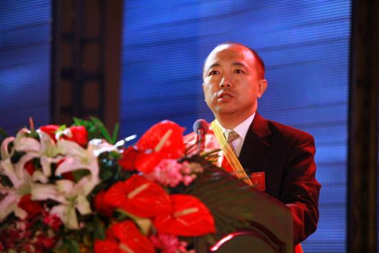 中经联盟第八任轮值主席、春光投资集团董事总裁王军发表就职演说